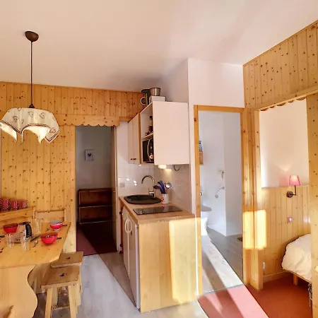 Agreable 2p Cabine, 6 Pers, 35m², Sud-ouest, Wi-fi, Au Pied Des Pistes - Les Menuires - Fr-1-178-169 *